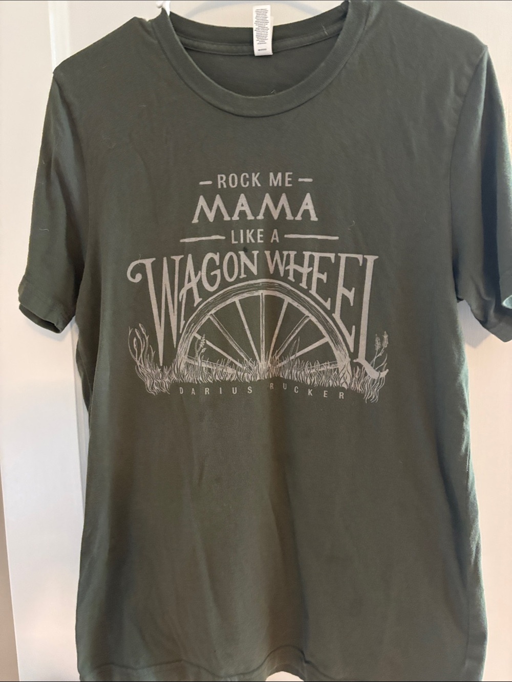 Darius Rucker concert T Olive Green "Wagon Wheel"